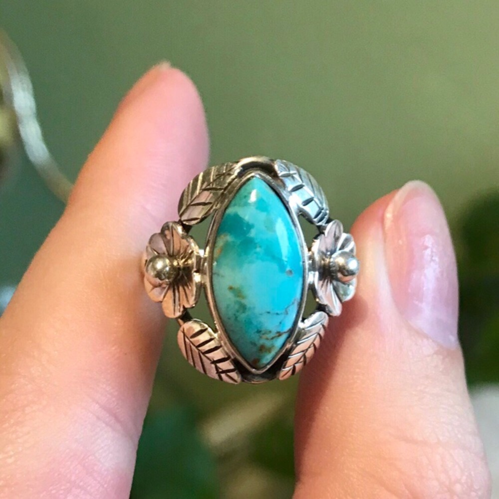 Turquoise and sterling silver ring size 6